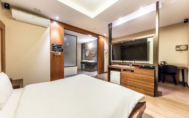 ナワン リッツ ホテル