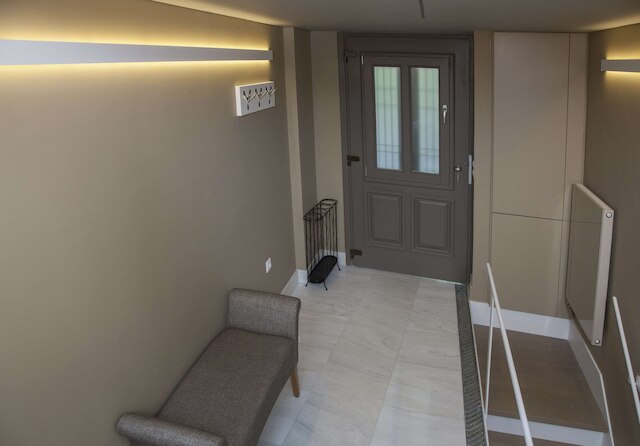 トリポドン プラカ イン ザ シェード オブ アクロポリス、GHH