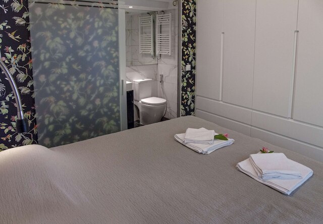 トリポドン プラカ イン ザ シェード オブ アクロポリス、GHH