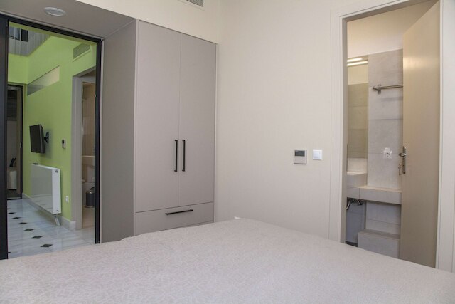 トリポドン プラカ イン ザ シェード オブ アクロポリス、GHH