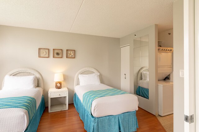 ワイキキ バンヤン - プール デッキ レベル タワー 1 スイート 610