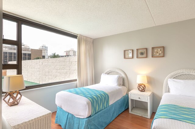 ワイキキ バンヤン - プール デッキ レベル タワー 1 スイート 610