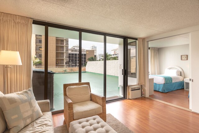 ワイキキ バンヤン - プール デッキ レベル タワー 1 スイート 610