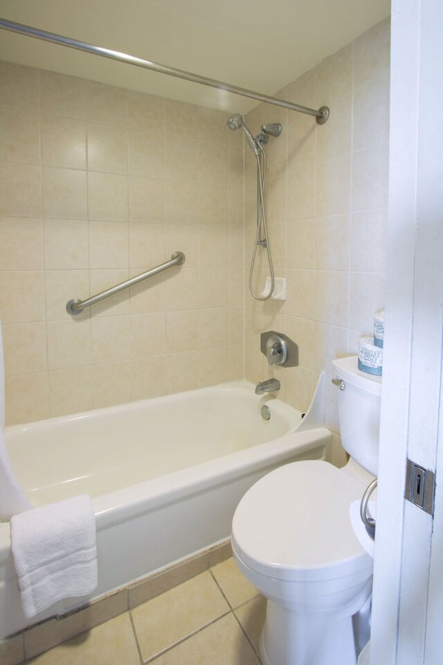 ワイキキ バンヤン - プール ビュー タワー 1 スイート 707