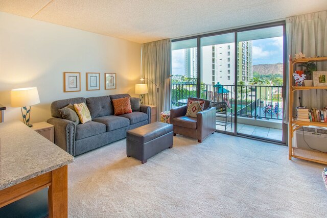 ワイキキ バンヤン - プール ビュー タワー 1 スイート 707