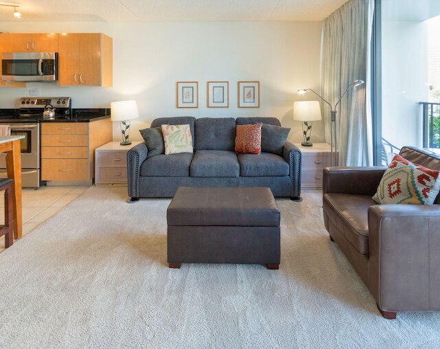 ワイキキ バンヤン - プール ビュー タワー 1 スイート 707