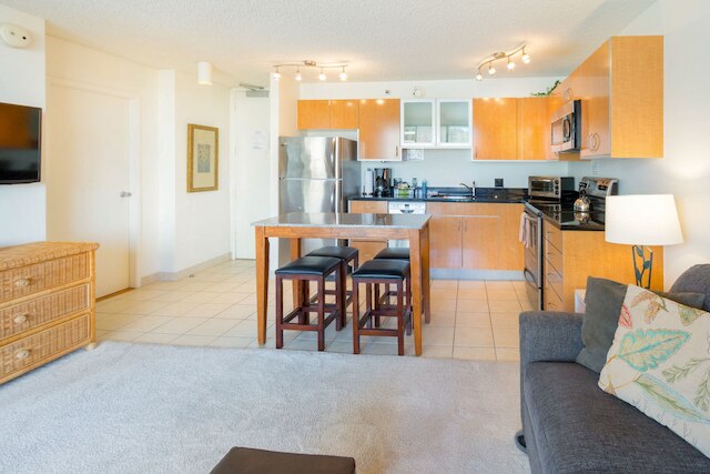 ワイキキ バンヤン - プール ビュー タワー 1 スイート 707