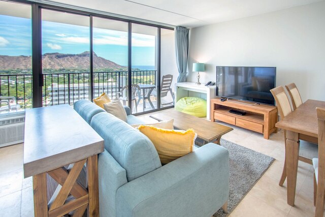 ワイキキ バンヤン - オーシャン ビュー タワー 1 スイート 3209