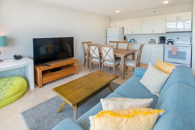 ワイキキ バンヤン - オーシャン ビュー タワー 1 スイート 3209