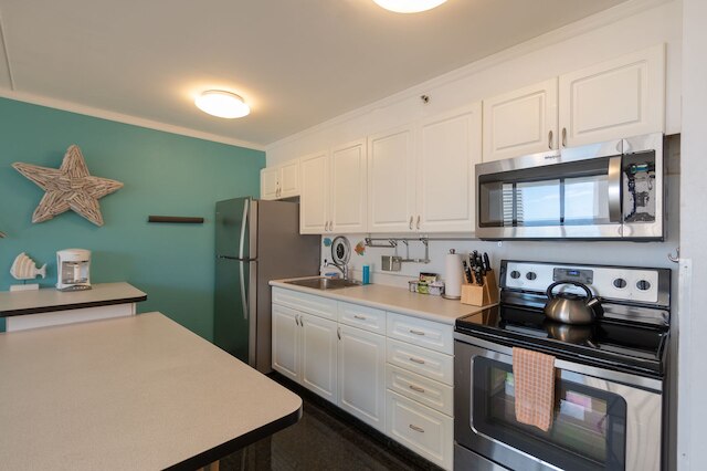 ワイキキ バンヤン - 一部オーシャン ビュー タワー 2 スイート 1204