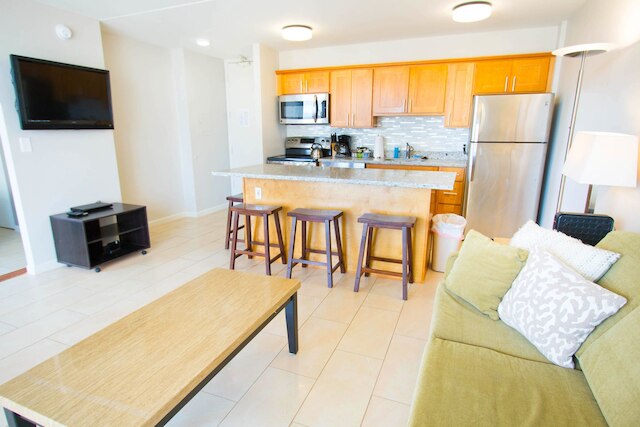 ワイキキ バンヤン - オーシャン ビュー タワー 1 スイート 2210