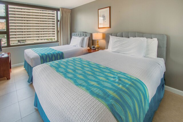 ワイキキ バンヤン - プール ビュー タワー 1 スイート 911