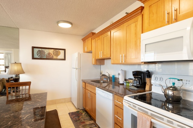 ワイキキ バンヤン - プール ビュー タワー 1 スイート 1501