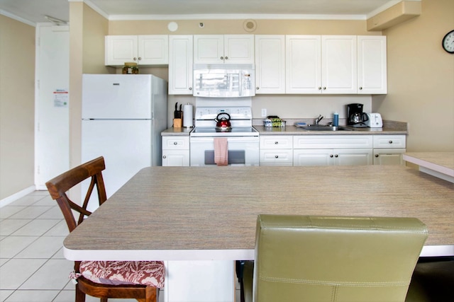 ワイキキ バンヤン - マウンテン ビュー タワー 2 スイート 1205