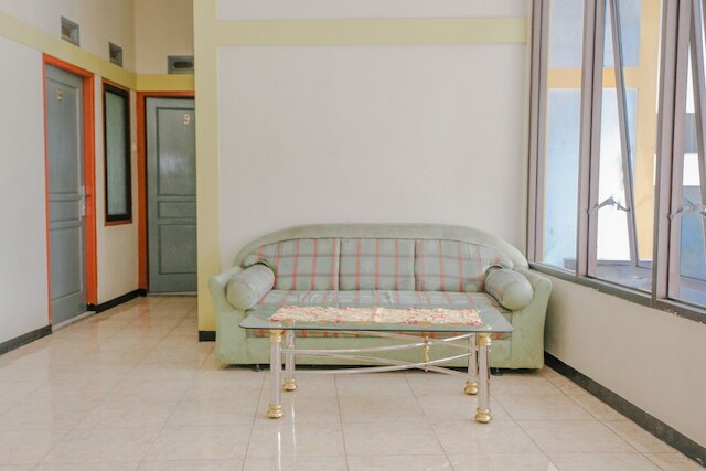 OYO 894 ヌサ インダー ホームステイ シャリア