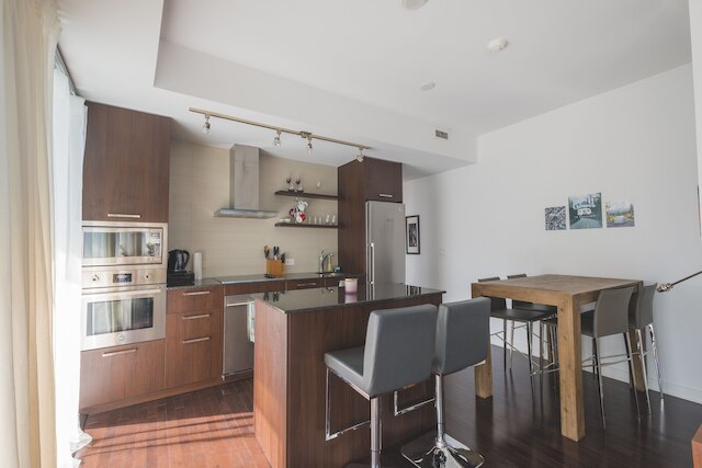 スタニング スイーツ - きれいなベッドルーム 2 室、コンドミニアム