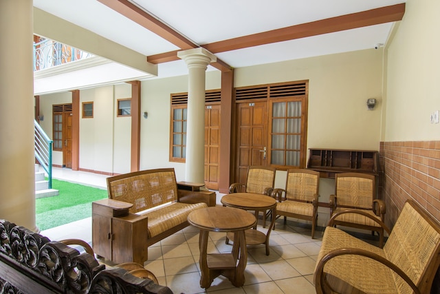 スーパー OYO 890 デウィ フォーチュナ ゲストハウス