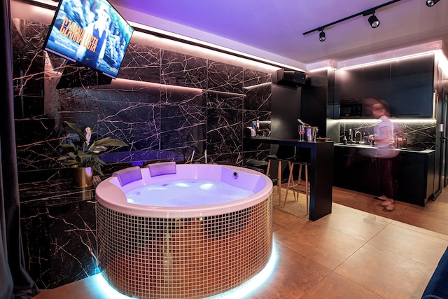 グラスハウス ホットタブ アパートメンツ