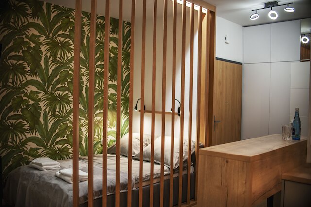 グラスハウス ホットタブ アパートメンツ