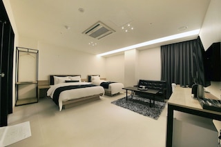 バルサン ゴールデン ホテル