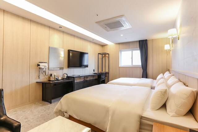 バルサン ゴールデン ホテル