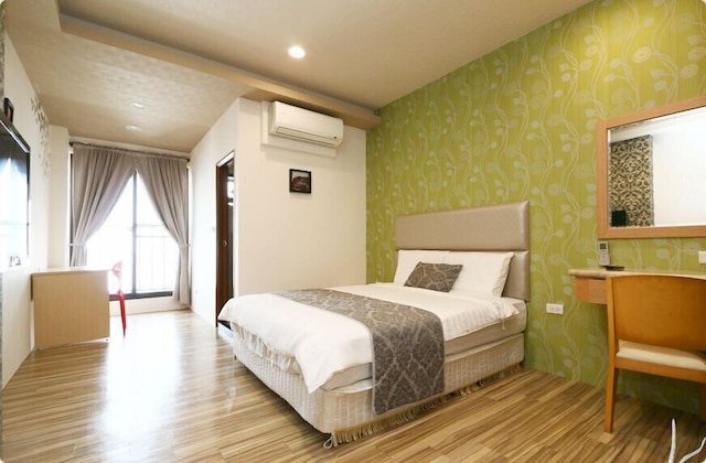 イーラン ジミー ヴィラ