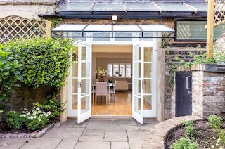 ローガン ミューズ バイ ライム ストリート