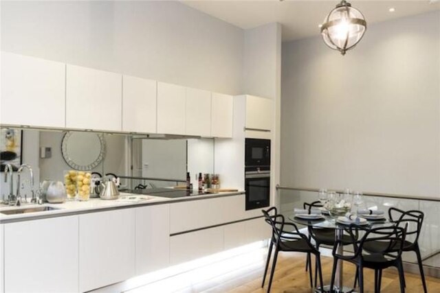 ケンジントン コート バイ ライム ストリート