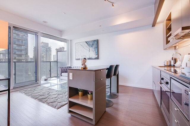 メトロポリス スイーツ - ピーター ストリート