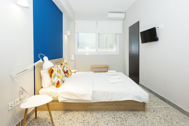 モナスティラキ プレース