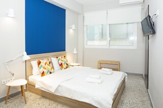 モナスティラキ プレース