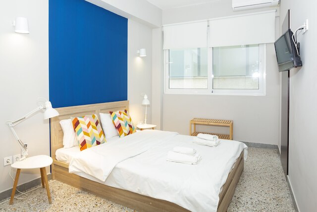 モナスティラキ プレース