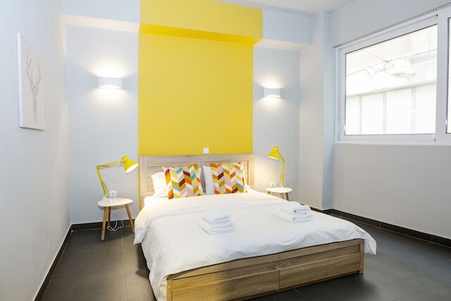 モナスティラキ プレース