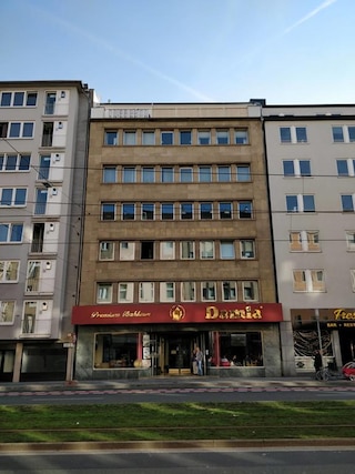 アパートハウス グラフ - アドルフ