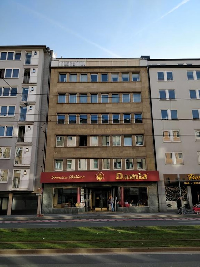 アパートハウス グラフ - アドルフ