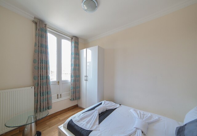 ニュー ケント アパートメンツ