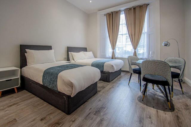 ニュー ケント アパートメンツ