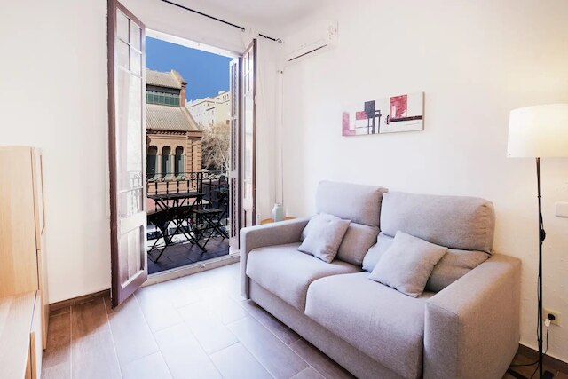 アパルタメント ミラーイ