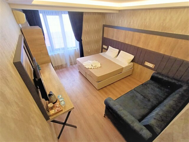 アヴソラー エリト ホテル