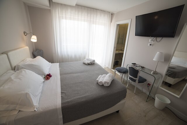 アッティコ 33 B&B