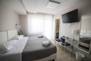 アッティコ 33 B&B