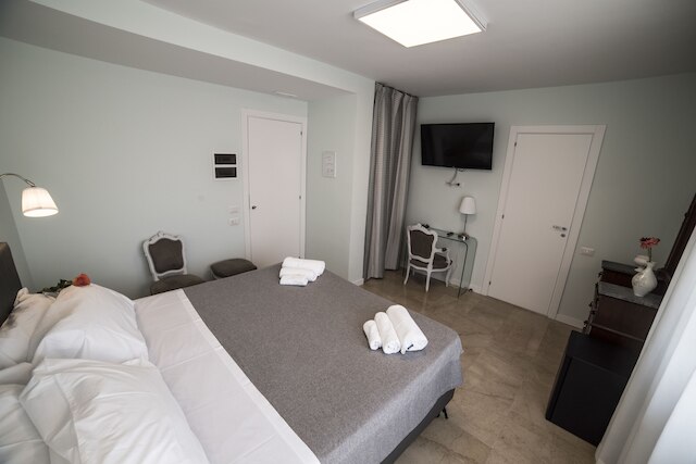 アッティコ 33 B&B