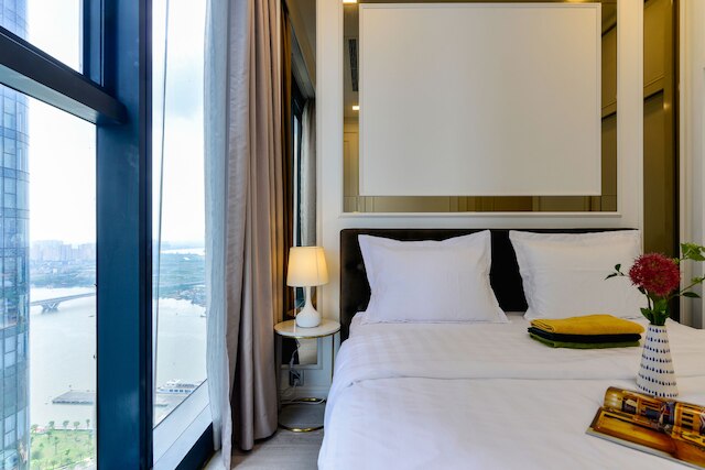 ヴィンホームズ ゴールデン リバー ルビー