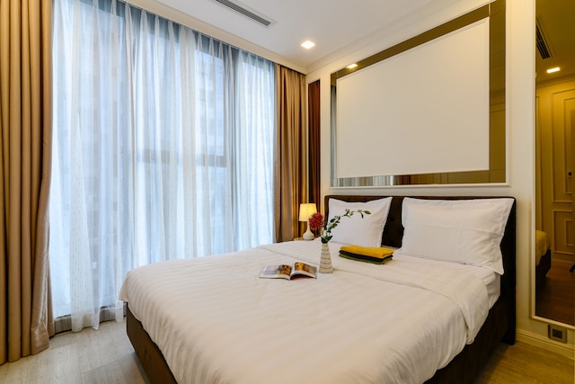 ヴィンホームズ ゴールデン リバー ルビー