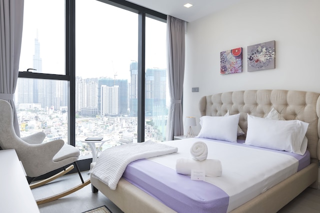 クリスチーナズ サイゴン - ヴィンホームズ ゴールデン リバー