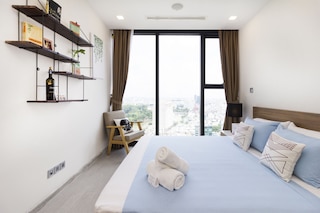 クリスチーナズ サイゴン - ヴィンホームズ ゴールデン リバー