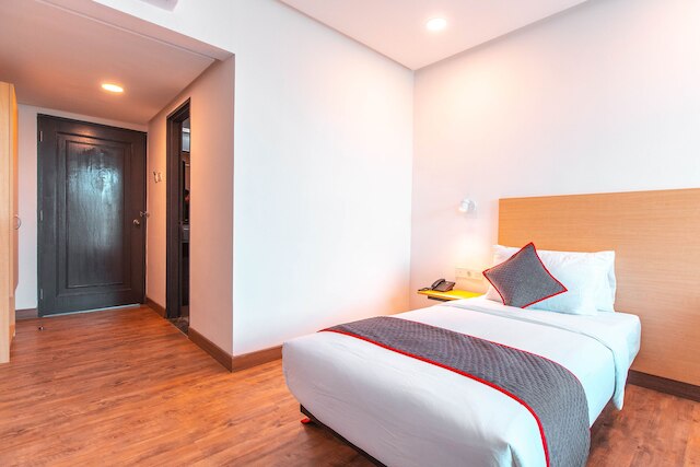 スーパー OYO タウンハウス 1 ホテル サレンバ