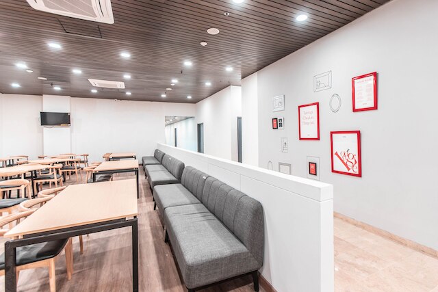 スーパー OYO タウンハウス 1 ホテル サレンバ