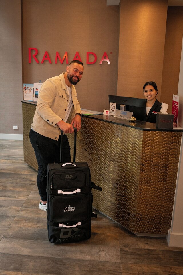 ラマダ スイーツ バイ ウィンダム ビクトリア ストリート ウエスト