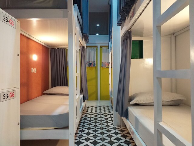 ホーム アディクツ ホステル